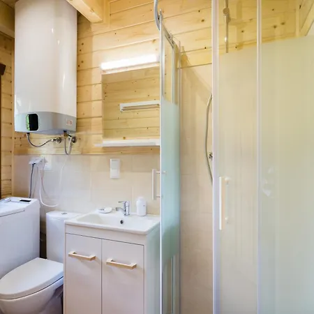 Janosik Komfort - Drewniany Domek Z Kominkiem W Ogrodzie Pelnym Zieleni, Na Zacisznym Podhalu 우푸스즈나
